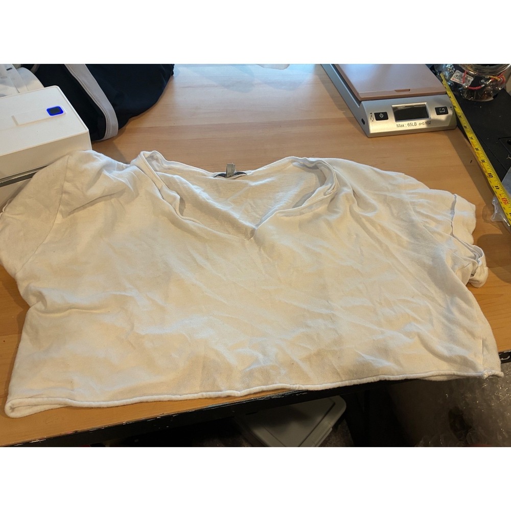 Charlotte Russe White Crop Top‎ V-Neck Short Sleeve Raw Hem Size S